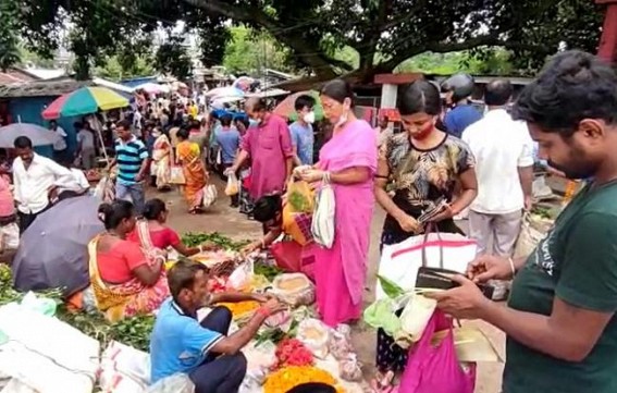 Households Busy in Purchasing Laxmi Puja items Households Busy in Purchasing Laxmi Puja items